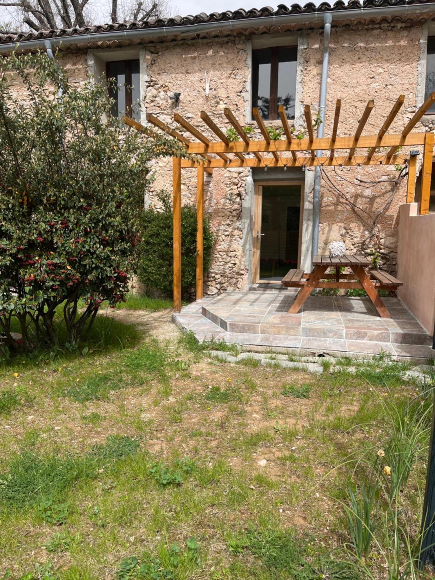 Ferienwohnung La Bastide Aux Iris - Les Capucines Villecroze Exterior foto