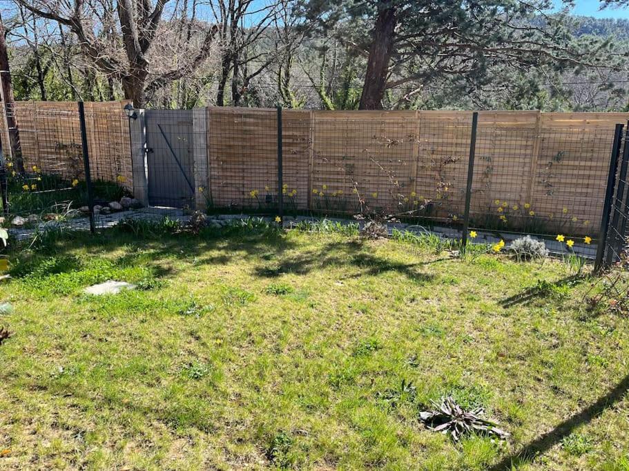 Ferienwohnung La Bastide Aux Iris - Les Capucines Villecroze Exterior foto